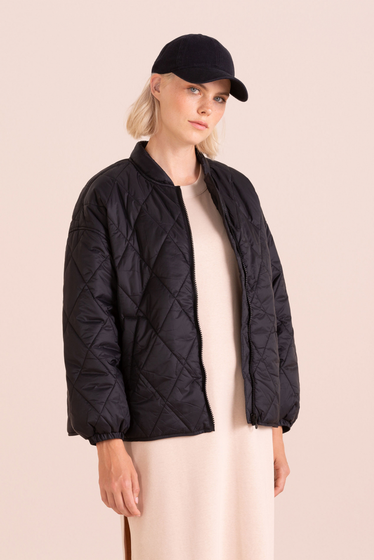 Zoom: Leichte Steppjacke mit Blouson-Kragen