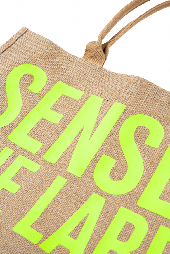 Shopper aus Jute mit Logo Print