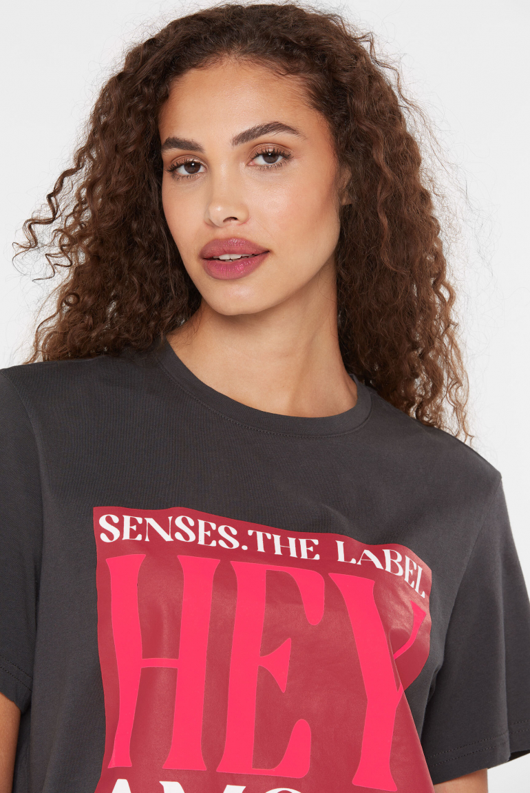 Zoom: T-Shirt TU:LIP mit Wording Print