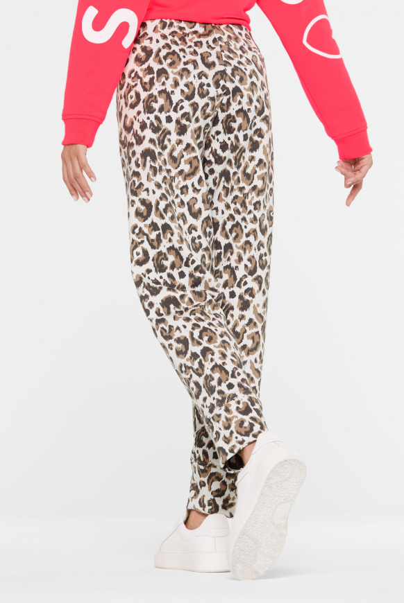 Sweatpants mit Leo All Over Print