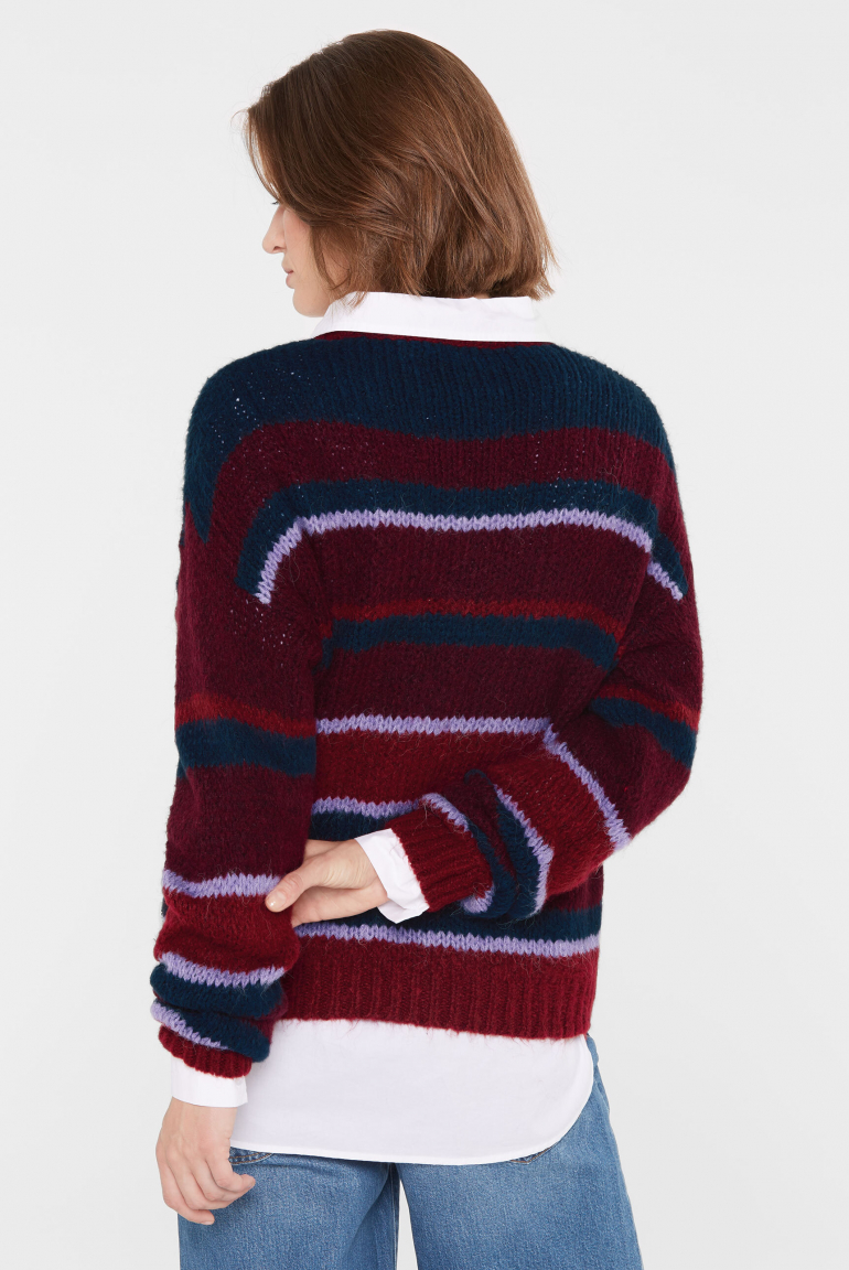 Zoom: Leichter Strickpullover mit Streifenmuster