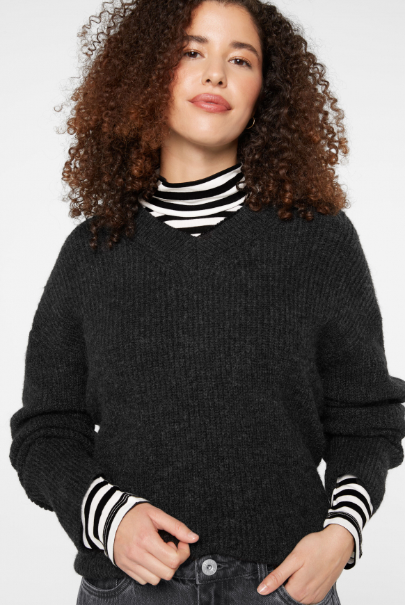 Gestreiftes Langarmshirt mit Turtleneck